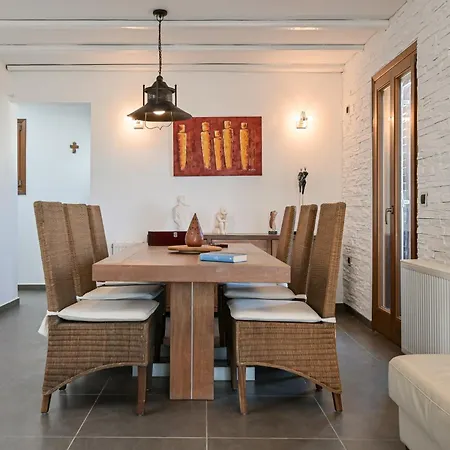 4 Bedroom Valerie With Private Swimming Pool Sztelída