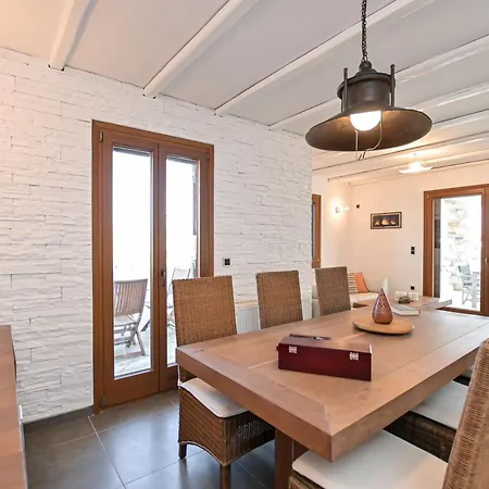 4 Bedroom Valerie With Private Swimming Pool *