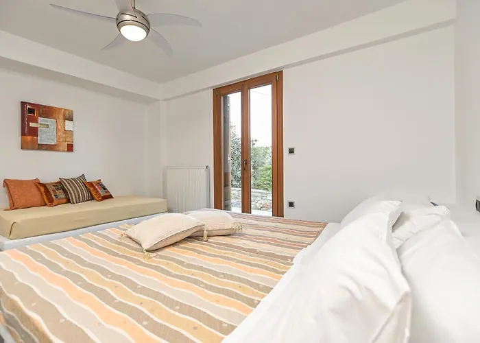 Villa 4 Bedroom Valerie With Private Swimming Pool *