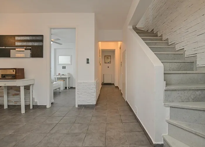 4 Bedroom Valerie With Private Swimming Pool Villa *