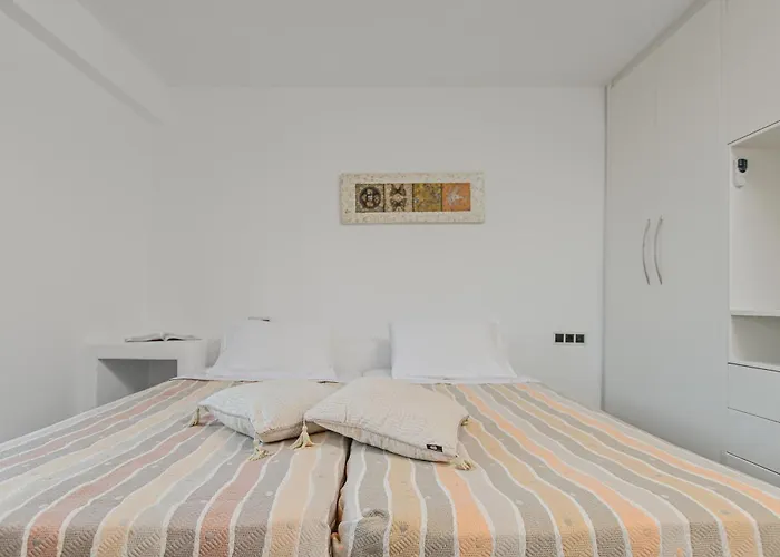 4 Bedroom Valerie With Private Swimming Pool