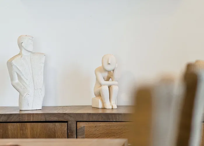 4 Bedroom Valerie With Private Swimming Pool *