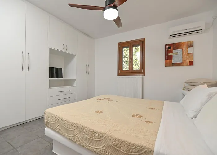 4 Bedroom Valerie With Private Swimming Pool Villa *