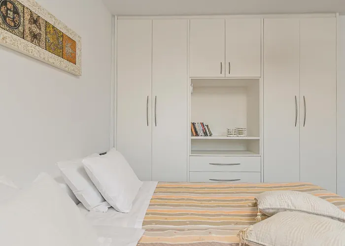 Villa 4 Bedroom Valerie With Private Swimming Pool *