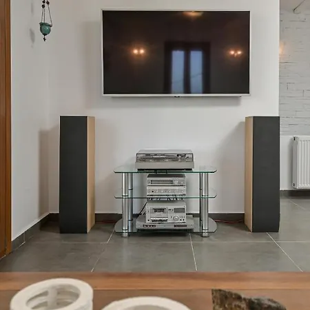 4 Bedroom Valerie With Private Swimming Pool *