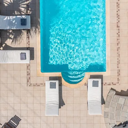 4 Bedroom Valerie With Private Swimming Pool Vila *