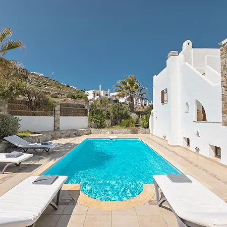 4 Bedroom Valerie With Private Swimming Pool *