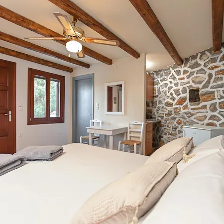 4 Bedroom Valerie With Private Swimming Pool
