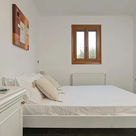 4 Bedroom Valerie With Private Swimming Pool Vila *