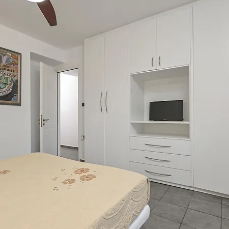 Vila 4 Bedroom Valerie With Private Swimming Pool