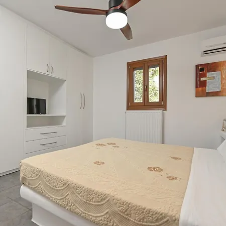 4 Bedroom Valerie With Private Swimming Pool Vila *