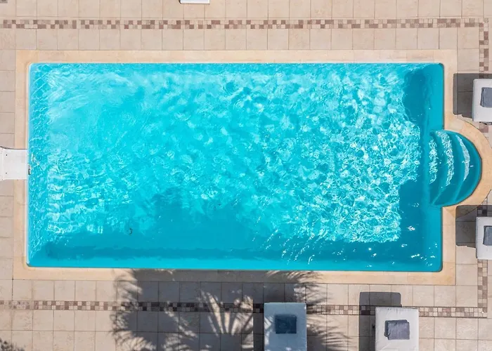 4 Bedroom Valerie With Private Swimming Pool Βίλα *