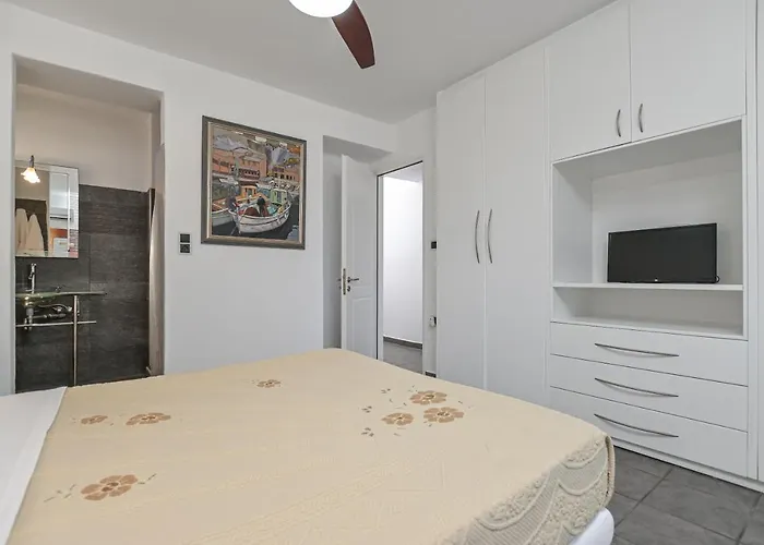 4 Bedroom Valerie With Private Swimming Pool Βίλα *