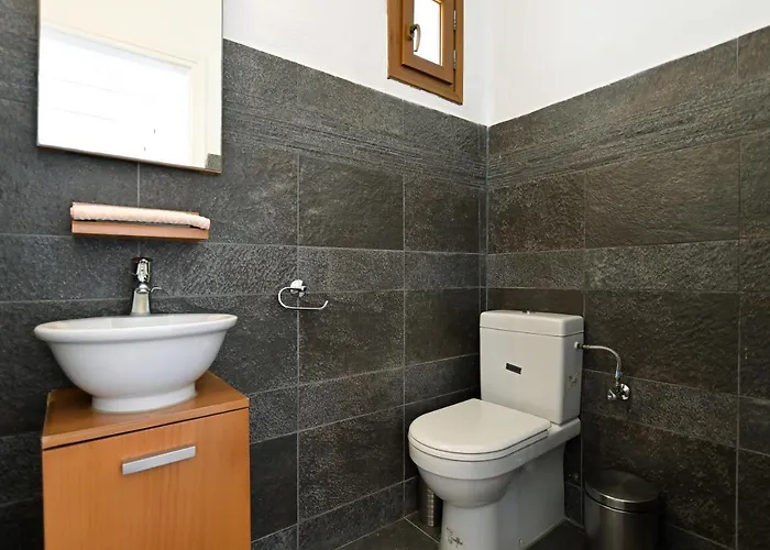 4 Bedroom Valerie With Private Swimming Pool * Στελίδα