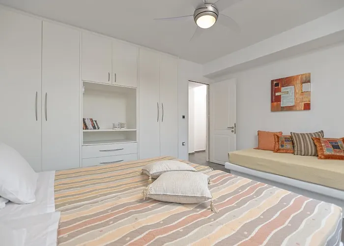 4 Bedroom Valerie With Private Swimming Pool Βίλα Στελίδα