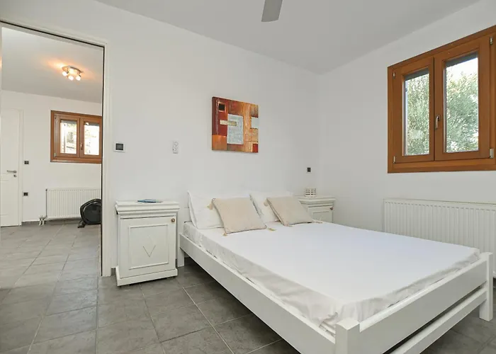 4 Bedroom Valerie With Private Swimming Pool *