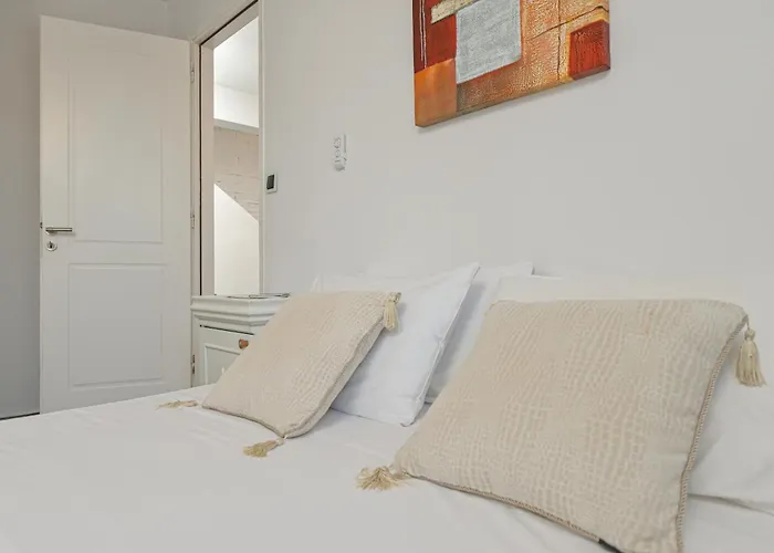 4 Bedroom Valerie With Private Swimming Pool Στελίδα