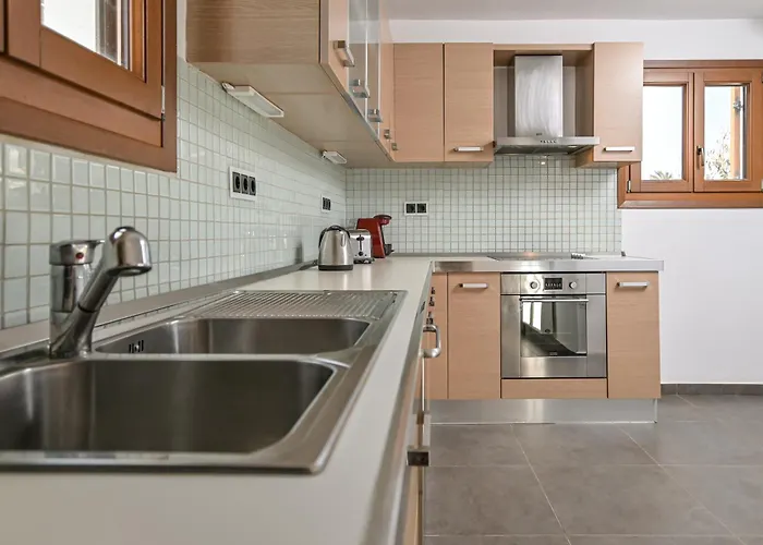 Βίλα 4 Bedroom Valerie With Private Swimming Pool