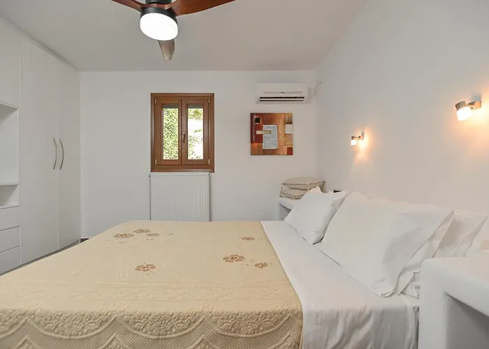 4 Bedroom Valerie With Private Swimming Pool Στελίδα