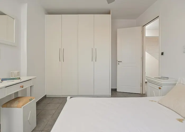 4 Bedroom Valerie With Private Swimming Pool Βίλα *