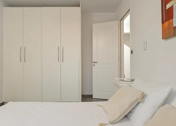 4 Bedroom Valerie With Private Swimming Pool Βίλα Στελίδα