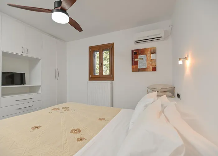 4 Bedroom Valerie With Private Swimming Pool *